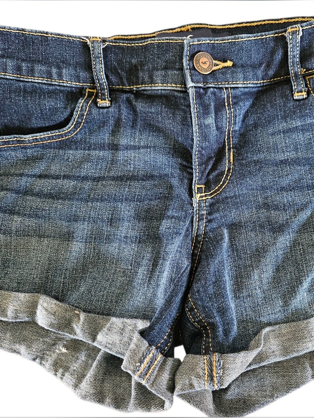 Hollister Med/Dark Wash Denim Shorts, Size 5.